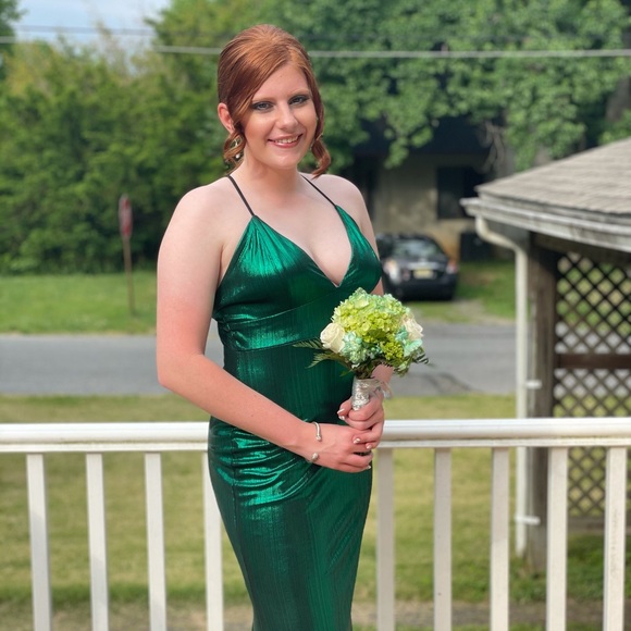 Meet Your Posher, Emilee💜 - Picture 2 of 2